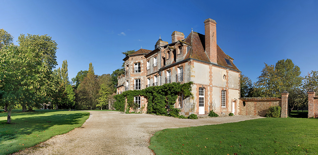 le château en venant de la salle de réception